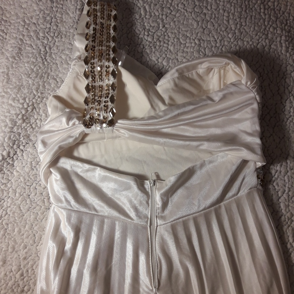 One-Shoulder White Gown With Gold Beading - Picture 3 of 8